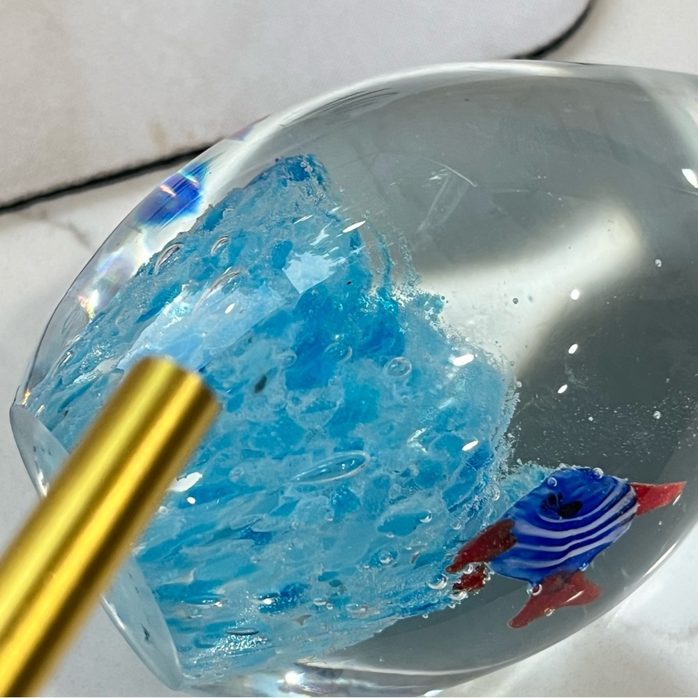 Aquarium Blue Fish Art Glass Paperweight Egg Shape 4" Tall 1" Dia Heavy 13oz - Picture 11 of 11